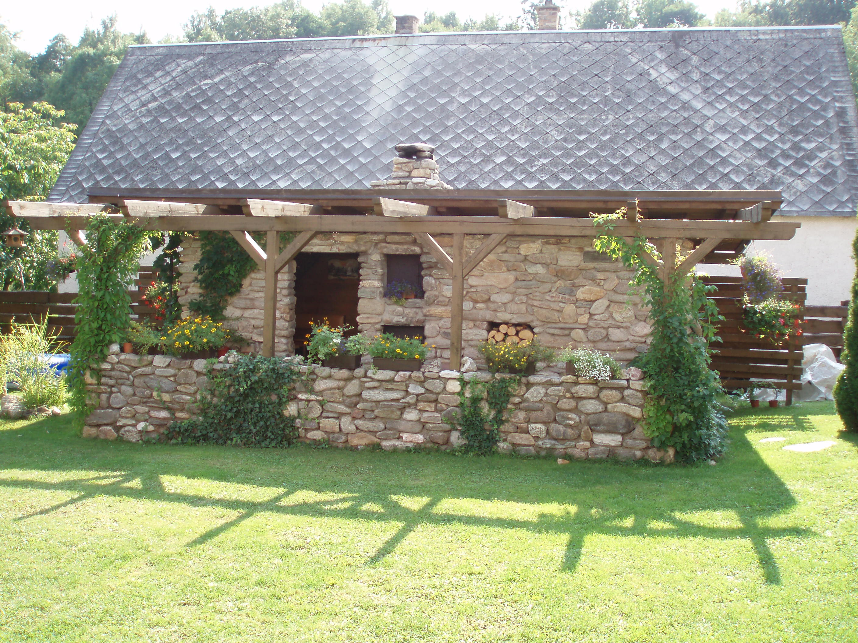 kamenná pergola